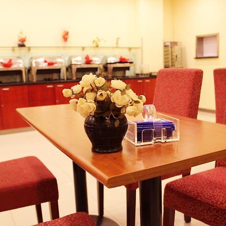 Hanting Hotel Shanghai South Railway Station Luoxiang Road Branch Bagian luar foto